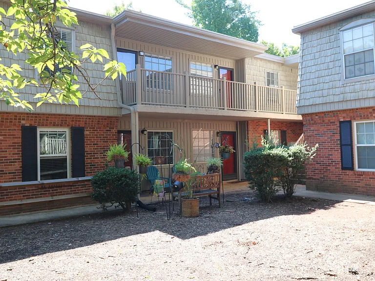 3822K W Country Club Rd — Photo 1