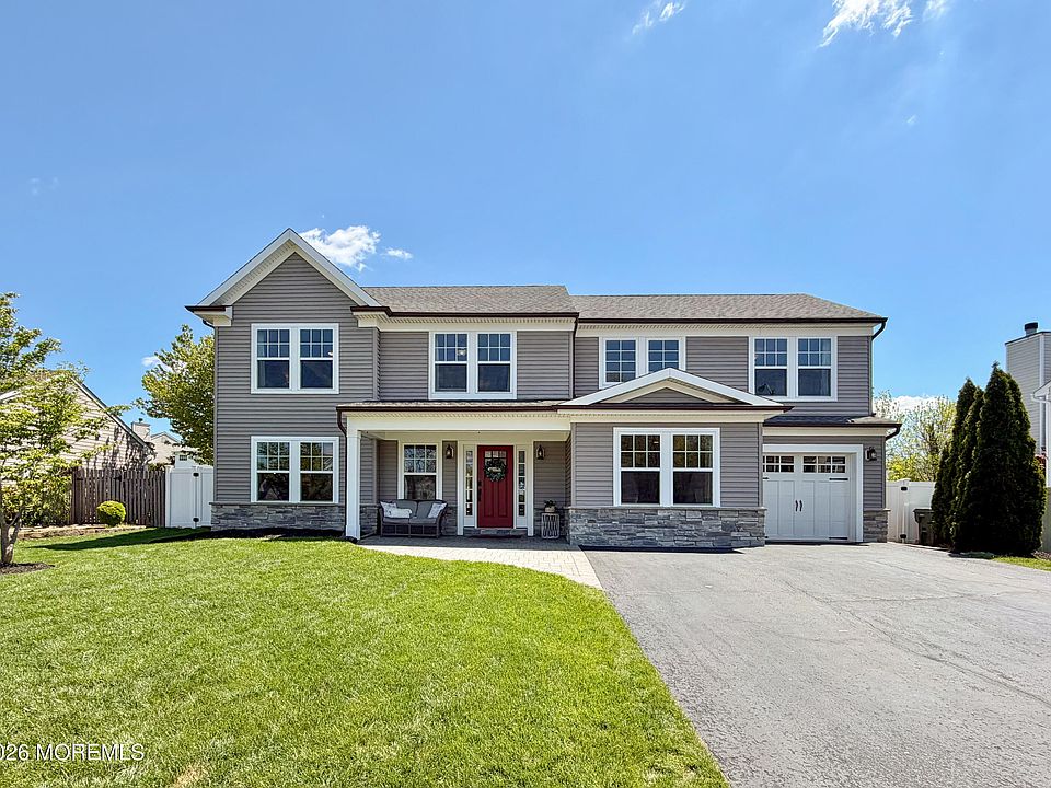 1st image of 92 Cascades Avenue