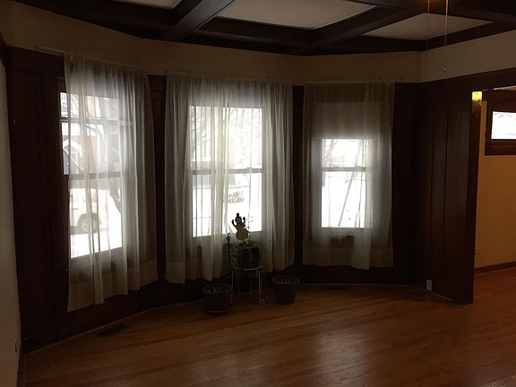 4th image of 5056 N Lockwood Ave #1