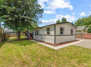 729 3rd Ave SW, Castle Rock, WA 98611