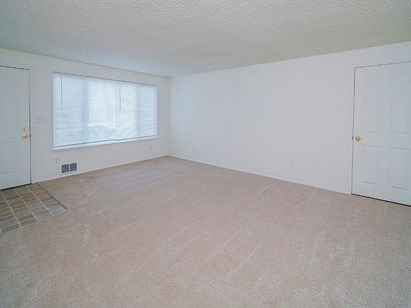 4th image of 1022 Cedar Ave APT C