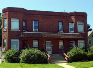 212 E Calhoun St, Woodstock, IL 60098
