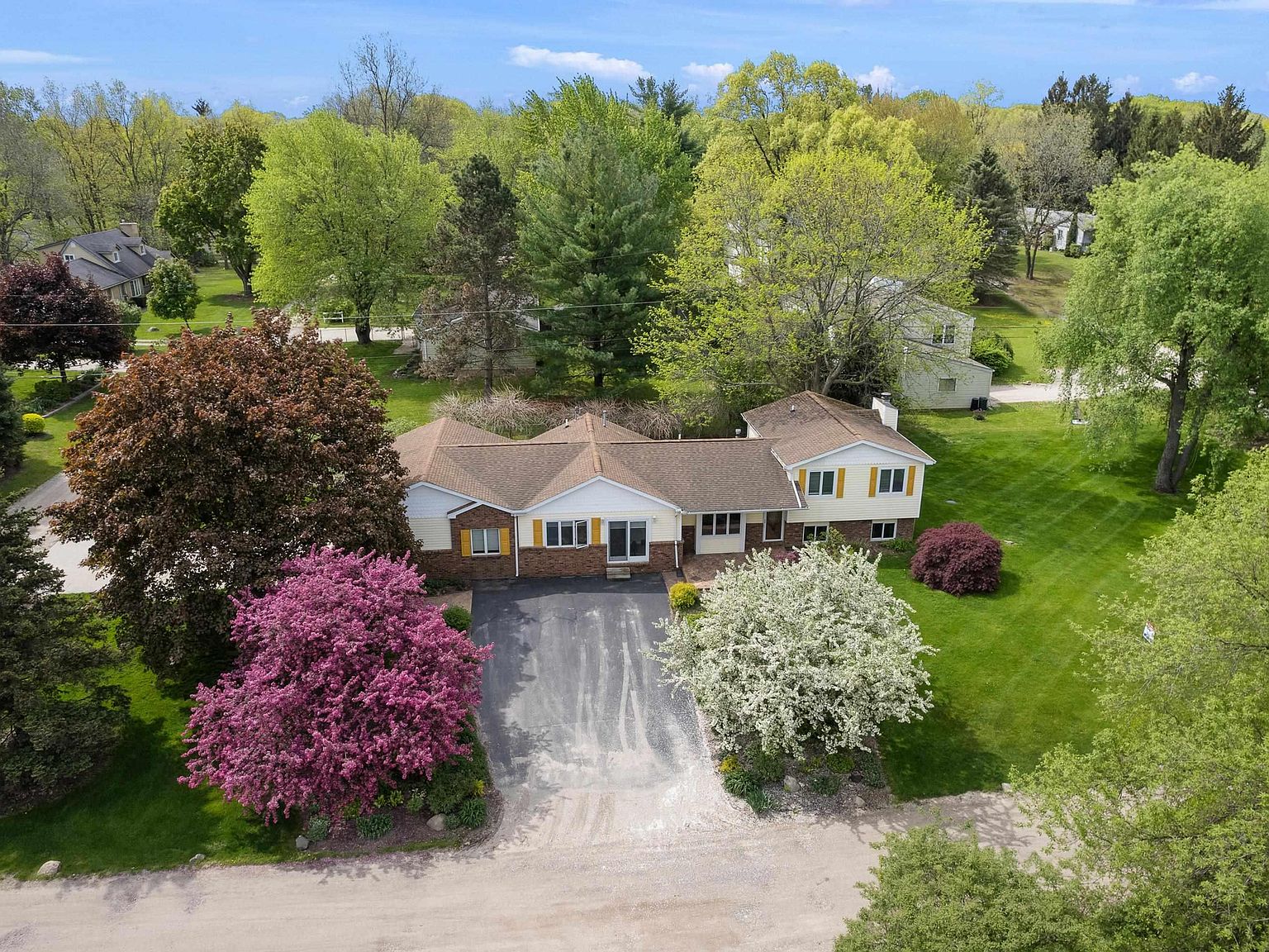 4822 Sylvan View Dr, Clarkston, MI 48348 | Zillow