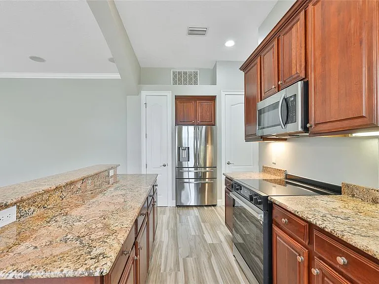 6573 Simone Shores Cir — Photo 13