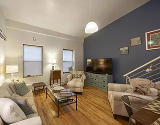 Rented by R New York