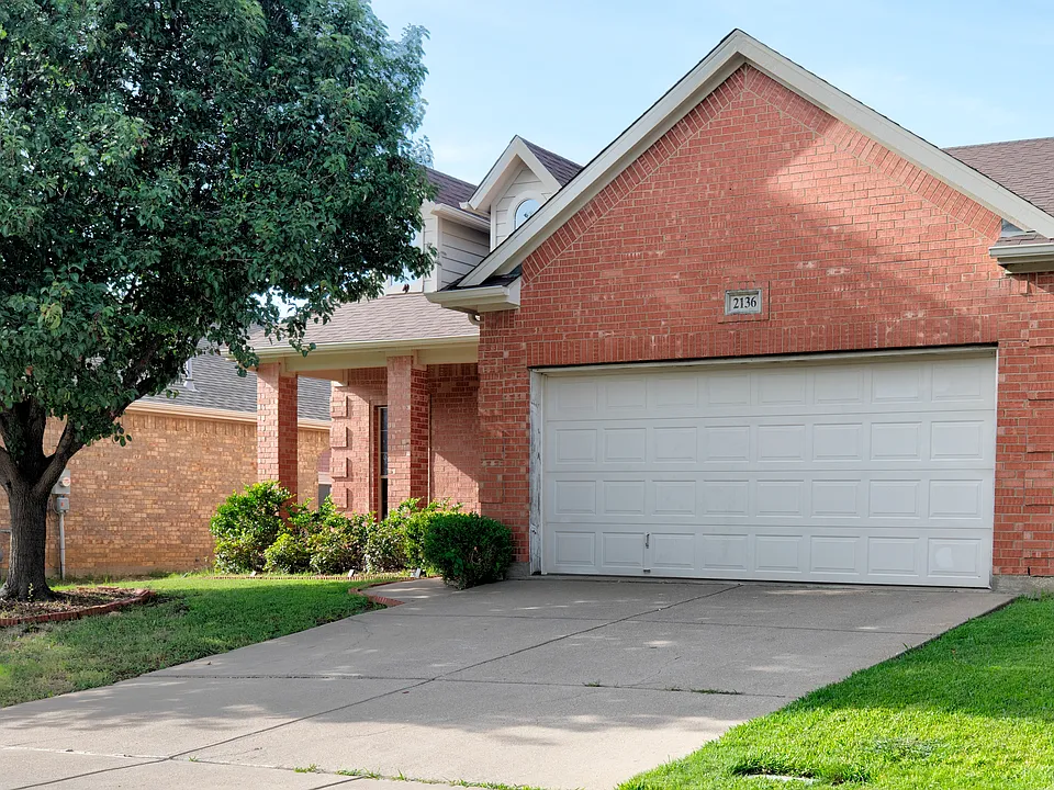 2136 Carlotta Dr