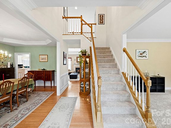 3rd image of 1845 Mountain Trail Dr