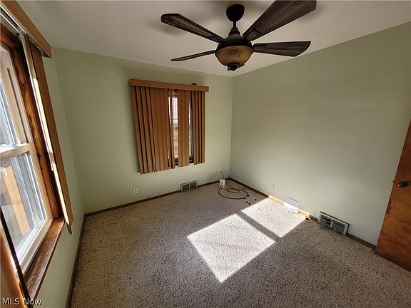 4th image of 6048 Pearl Rd
