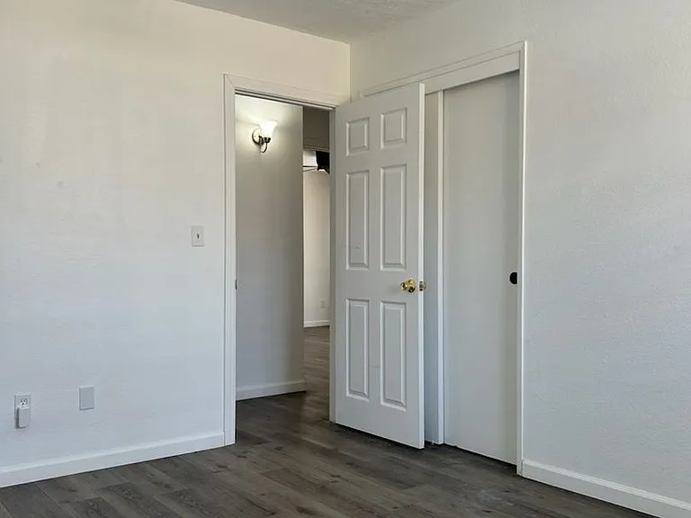 1127 N Mono Ct — Photo 10