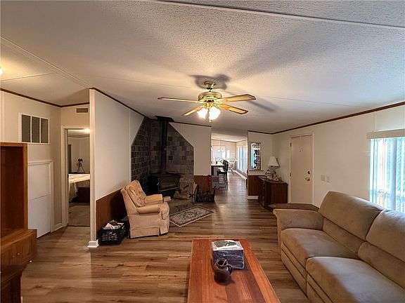 5th image of 1106 Gary Rd