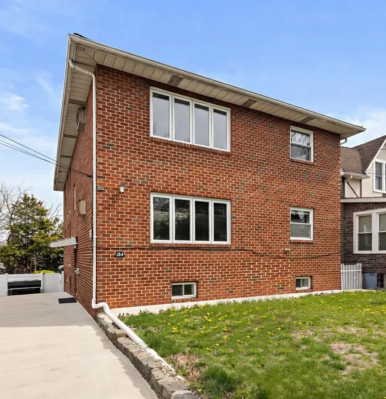 184 Central Lane 2