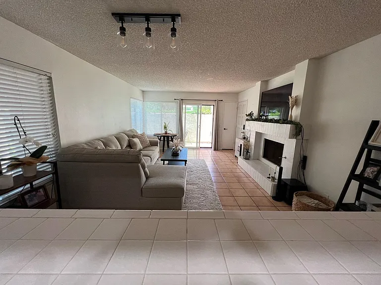 4942 Sawyer Ave — Photo 18