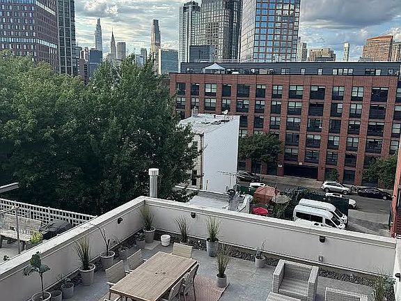 2nd image of 101 Dupont St #2