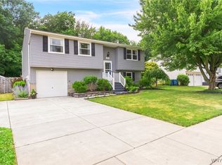 7052 Waring Cir, Derby, NY 14047