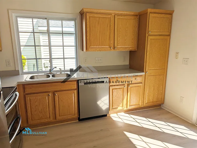 1327 Fairmont St — Photo 5