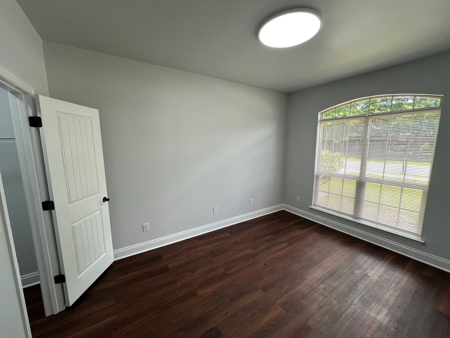 3 bed, 1894 sqft, $2,000 — Photo 4