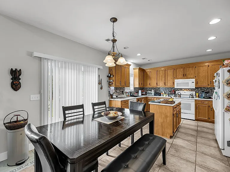 8725 Evangeline Dr — Photo 8
