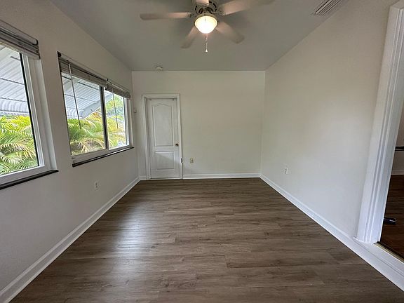 3rd image of 409 37th Ave NE