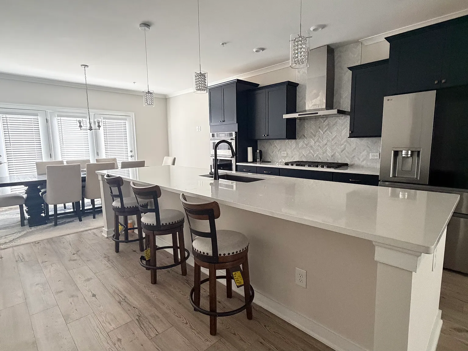4 bed, 2627 sqft, $4,900 — Photo 4