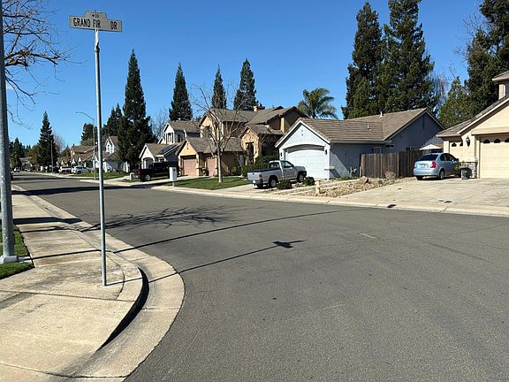 5th image of 60 Grand Fir Dr