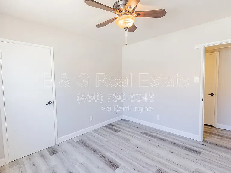 1305 W Laird St — Photo 16