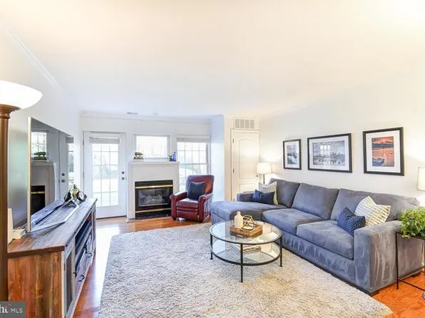 6940 Fairfax Dr Unit 104, Arlington, VA 22213