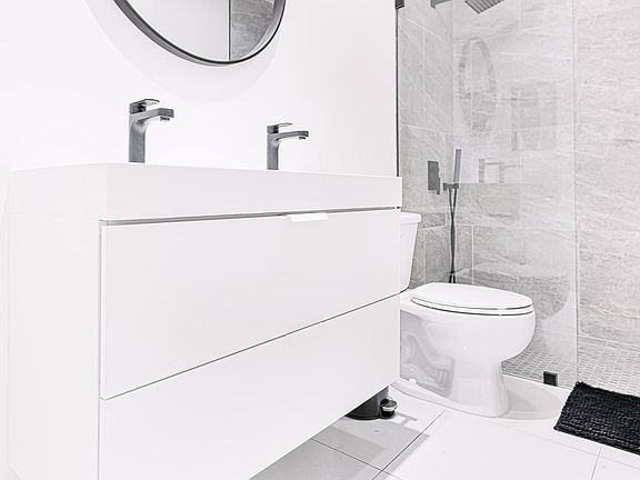 4th image of 6199 Canterbury Dr Unit 107