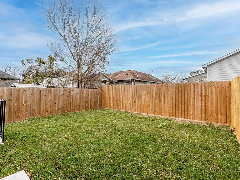 4661 Clover St #A — Photo 26