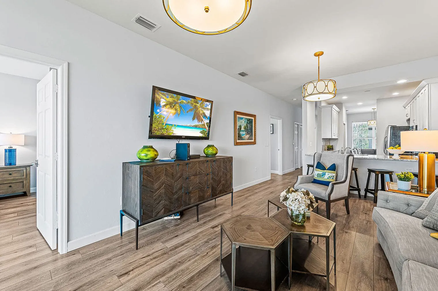 3 bed, 2.0 bath, 1453 sqft, $2,857 — Photo 3