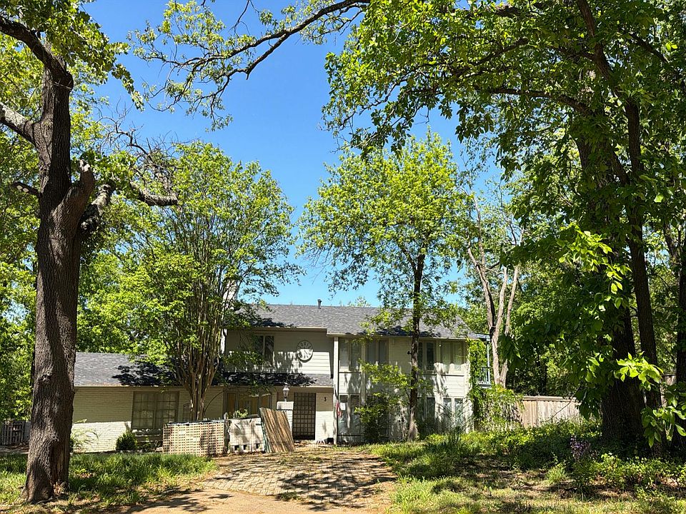 1st image of 3 Ridgeway Cir