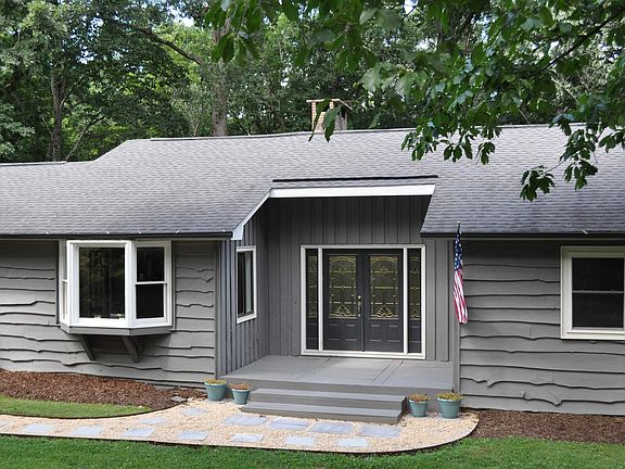 3rd image of 685 Dogwood Trl