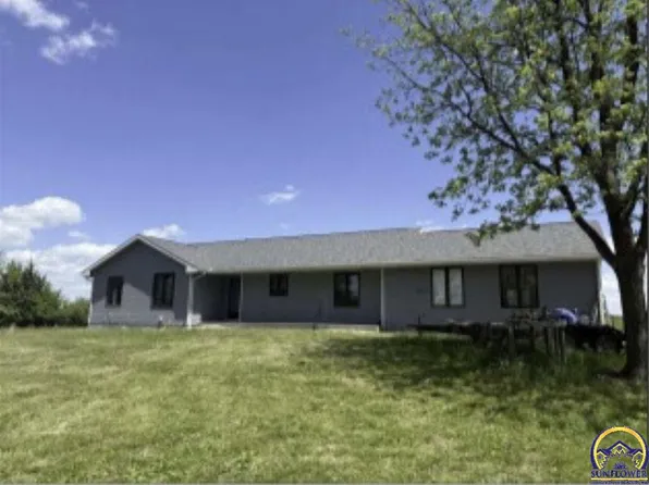 8240 SE 69th St, Berryton, KS 66409