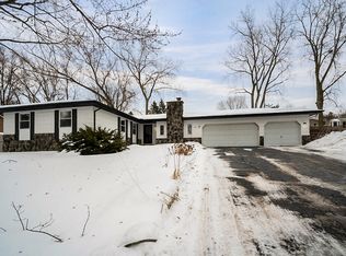 3020 Pine Ridge Dr, Eagan, MN 55121