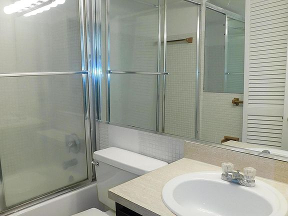 5th image of 221 Columbia Dr APT 241