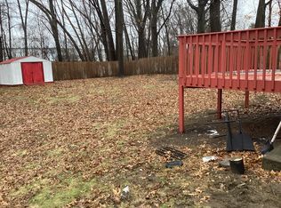 26 Fernald St, Springfield, MA 01109
