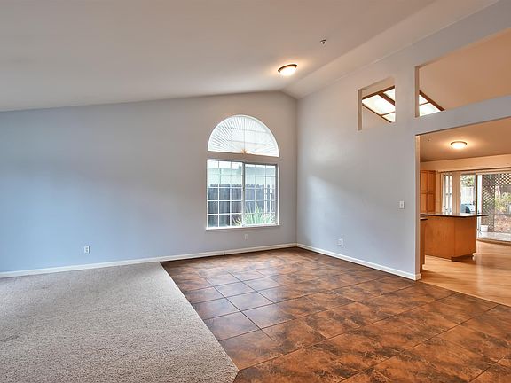 4th image of 904 Burns Way