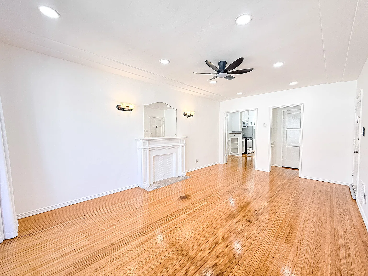 1 bed, 750 sqft, $2,695 — Photo 2