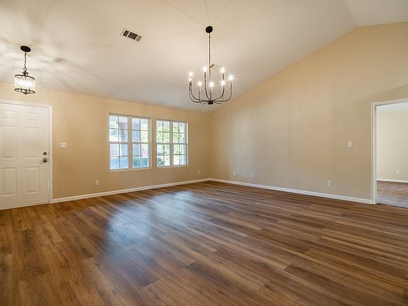 4th image of 806 S 3rd St