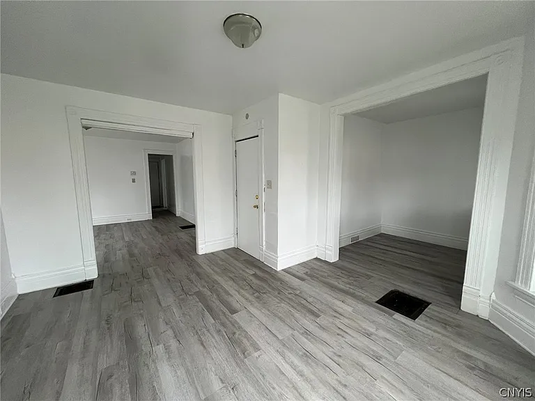 229 Kellogg St — Photo 4