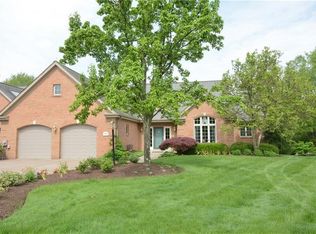 945 Red Oak Dr, Pittsburgh, PA 15238