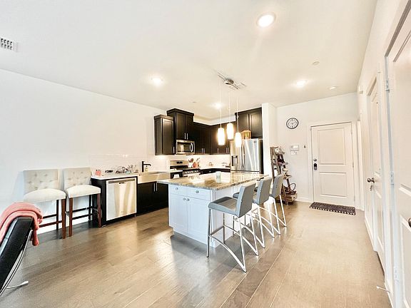 4th image of 513 Wellborn Dr