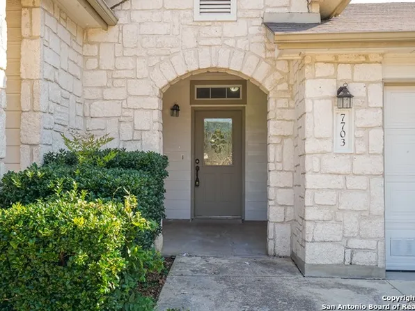 7703 Wexford Sq, San Antonio, TX 78240