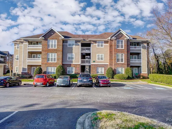 9849 Campus Walk Ln APT G, Charlotte, NC 28262