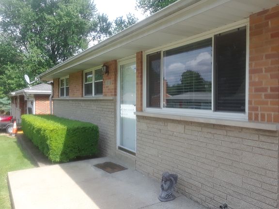 2nd image of 1116 Cove Ln