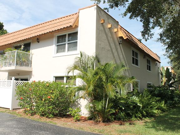 5th image of 715 20th St