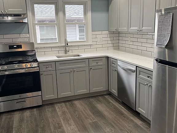 2nd image of 127 Kelvin Ave Floor 2