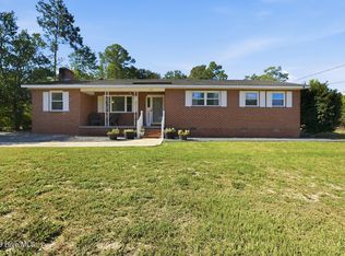 1105 Oak Ave, Hamlet, NC 28345