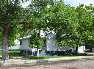 220 S Pearson Ave, Glendive, MT 59330