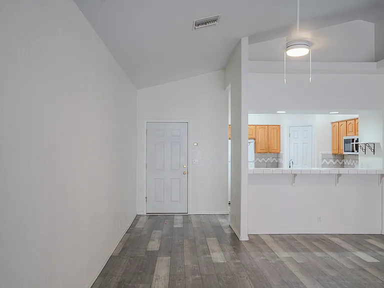 1825 E Shore Villas Dr #DRIVE44 — Photo 7