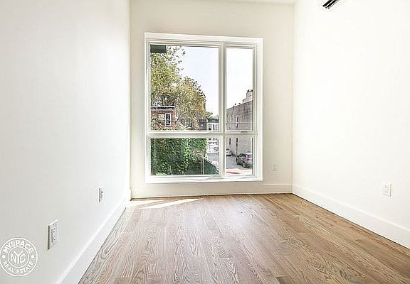 4th image of 1530 Putnam Ave #5C